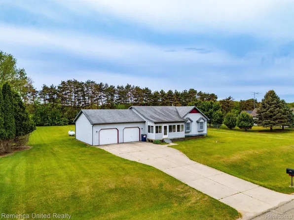 12788 Julmar Dr, Byron, MI 48418