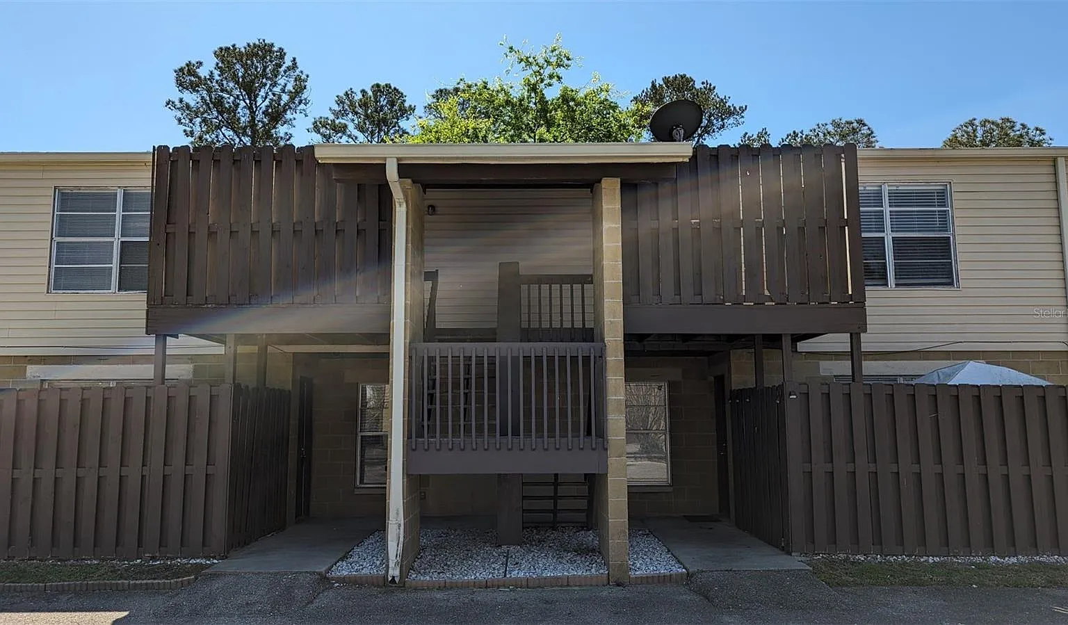 2 bed, 1.5 bath, 900 sqft, $1,150 — Photo 1