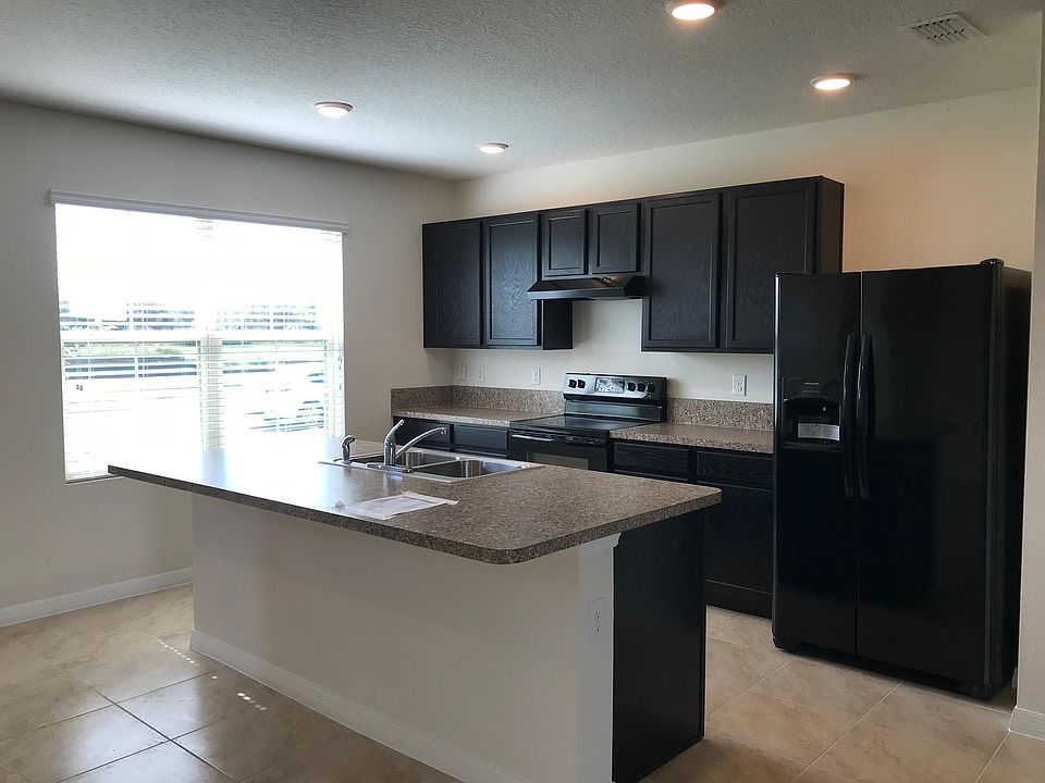 1st image of 1879 Red Canyon Dr #1