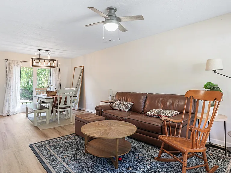 143 Cambridge Dr — Photo 17