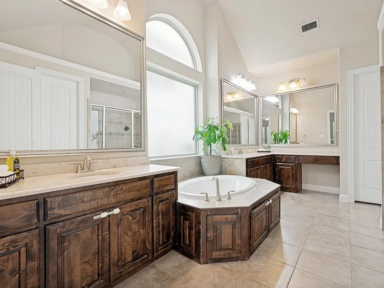 13340 Sellaronda Way — Photo 16