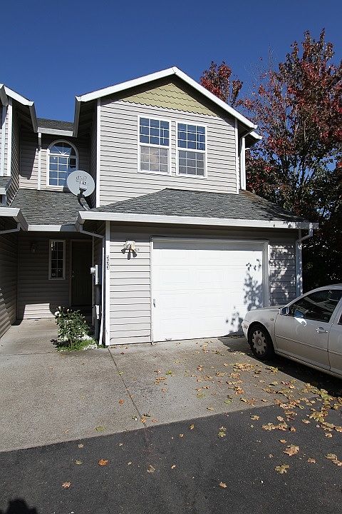 1st image of 333 SW Brookwood Ave