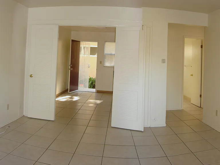 1003 3rd St #4 — Photo 8