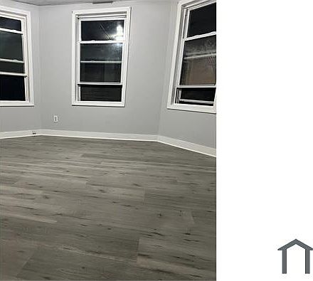 5th image of 104 Norfolk St APT 1