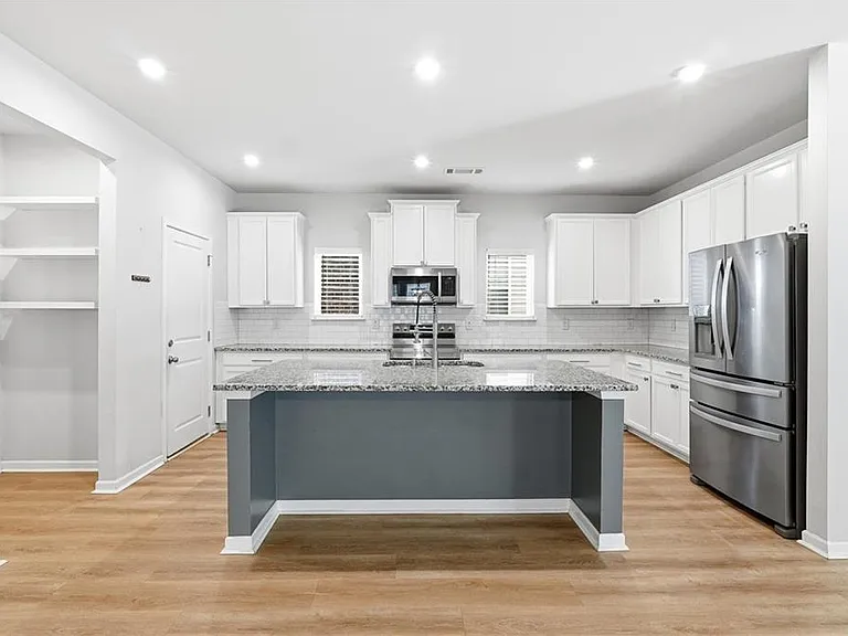 2719 Morgan Spring Trl — Photo 5