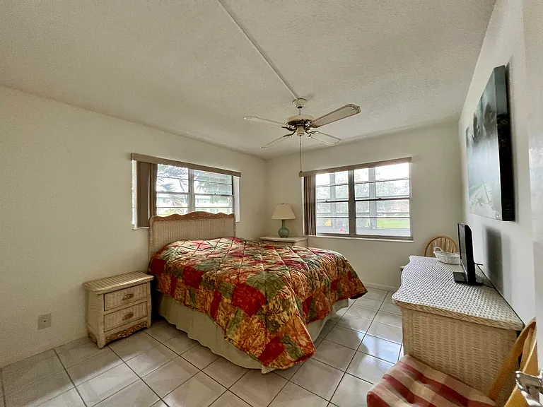 37 Cambridge Rd E #B — Photo 40