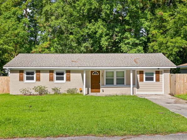 305 Elliott Dr, Ladson, SC 29456