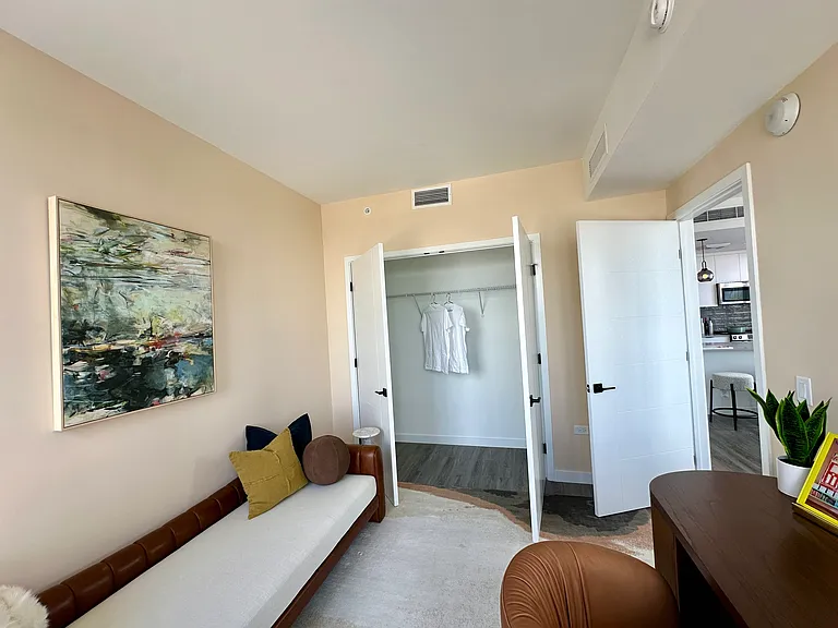 275 NW 25th St #B — Photo 15