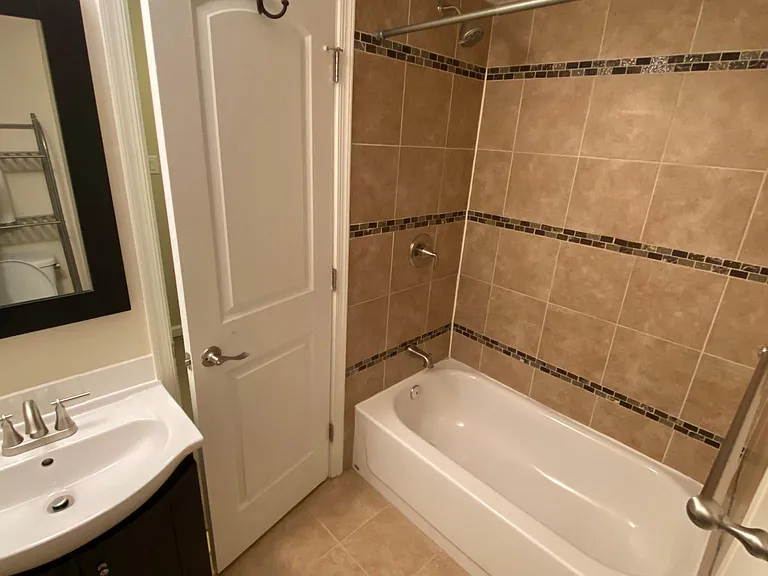 2627 E Huntingdon St — Photo 10