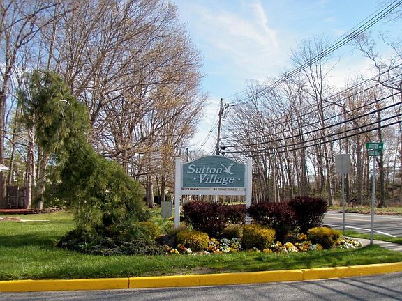 2nd image of 6 Sutton Dr #103