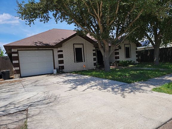 3rd image of 2703 Gardenia Dr