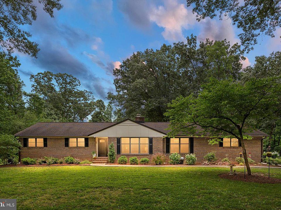 1st image of 228 Dogwood Dr