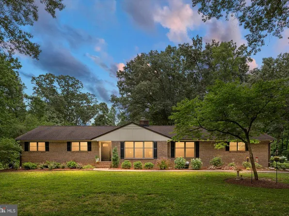 228 Dogwood Dr, Fredericksburg, VA 22405