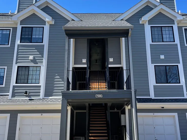 7000 Irwell Ln #11C — Photo 1