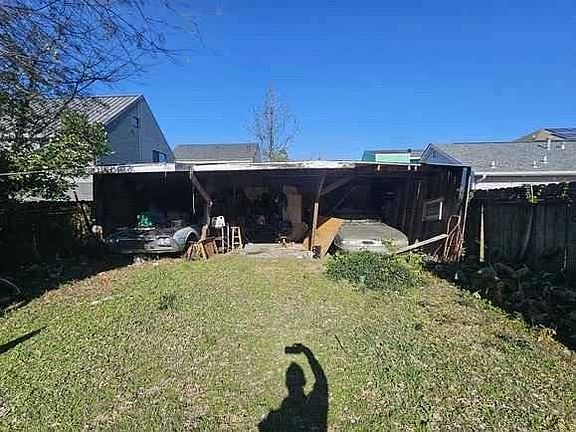 2nd image of 2517 Baronne St