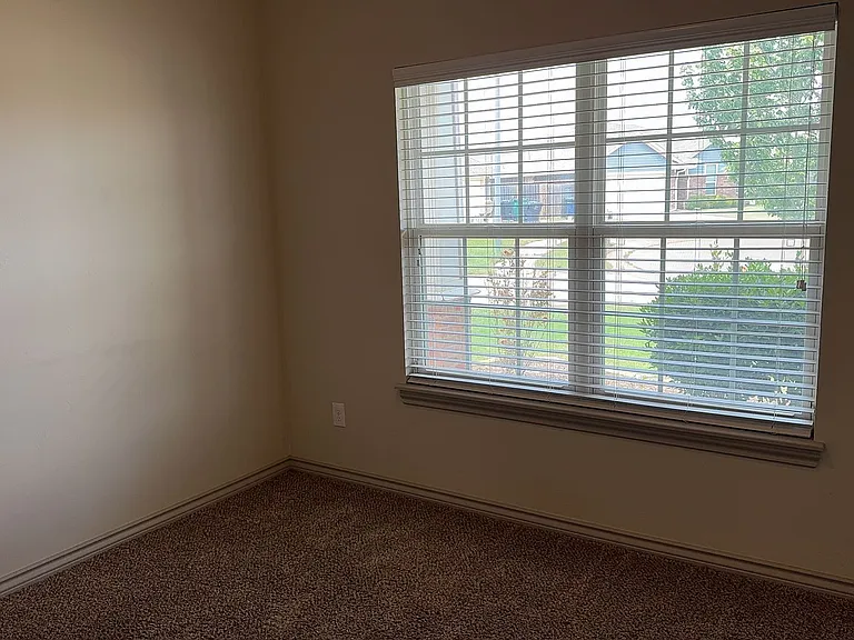 9416 NW 91st Cir — Photo 13