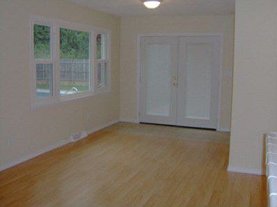 2nd image of 265 Hillcrest Cir
