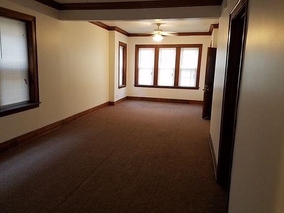 4th image of 7229 S California Ave