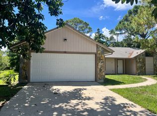 1186 Lamplighter Dr NW, Palm Bay, FL 32907