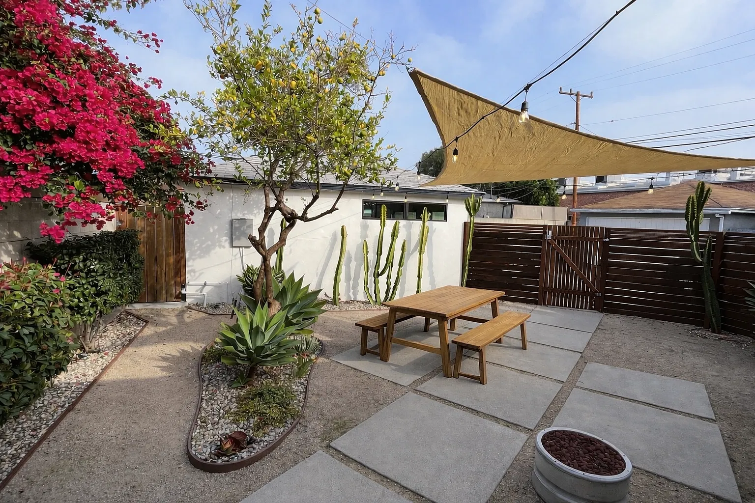 2 bed, 900 sqft, $4,350 — Photo 1