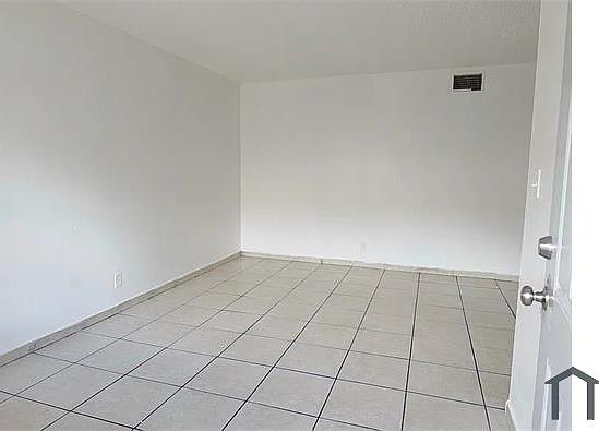 1st image of 525 N 62nd Ave