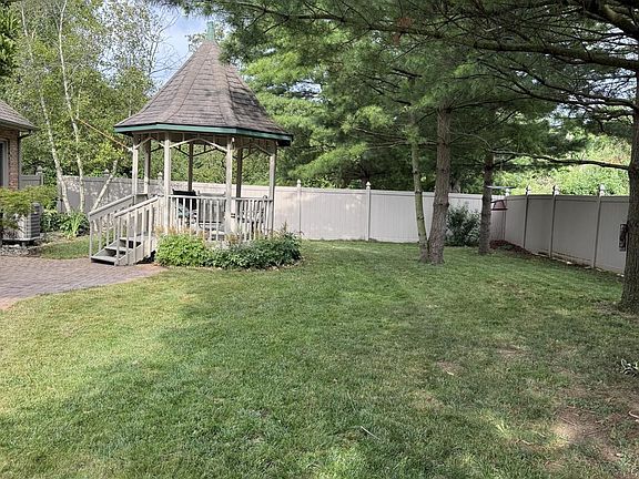 3rd image of 5383 Weatherwood Dr