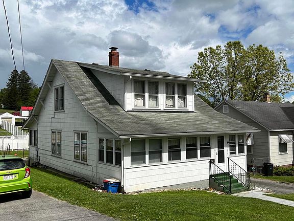 3rd image of 217 Jackson Ave