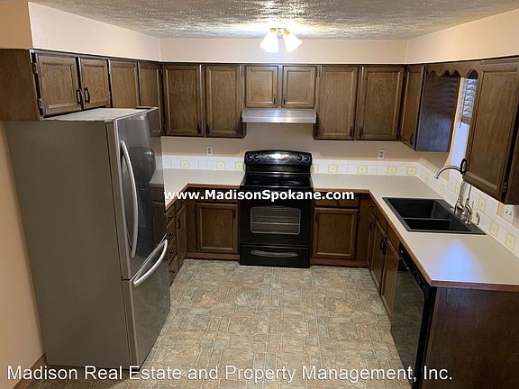 3rd image of 3727 E 28th Ave
