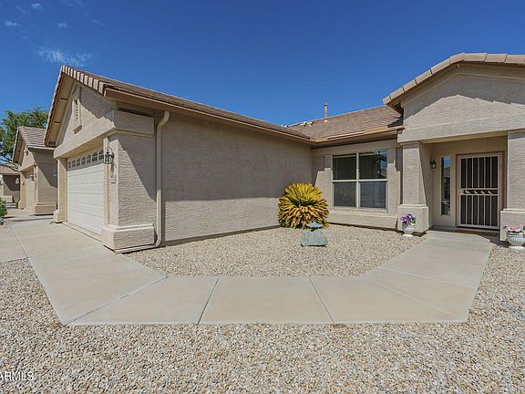 3rd image of 3842 E WESTCHESTER Drive