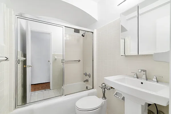Rented by Brown Harris Stevens | media 11