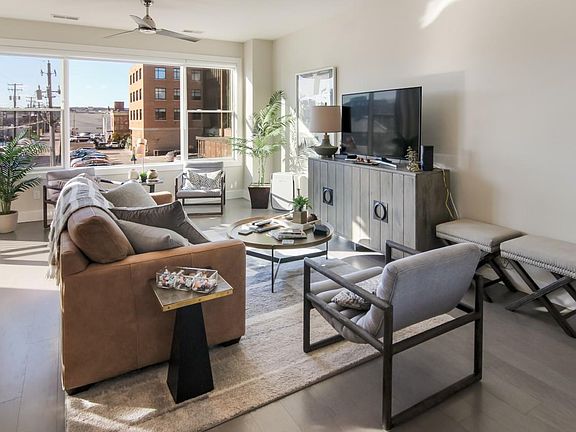 5th image of 113 S Park St #202