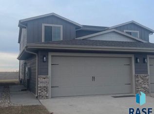 9513 W Dolores Dr, Sioux Falls, SD 57106