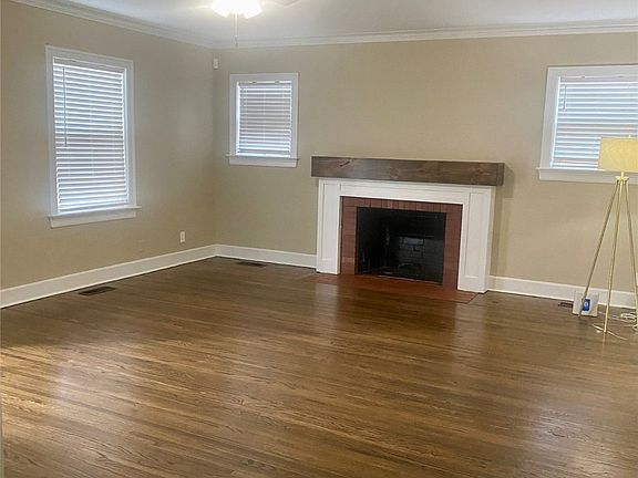 4th image of 1419 S Knoxville Ave
