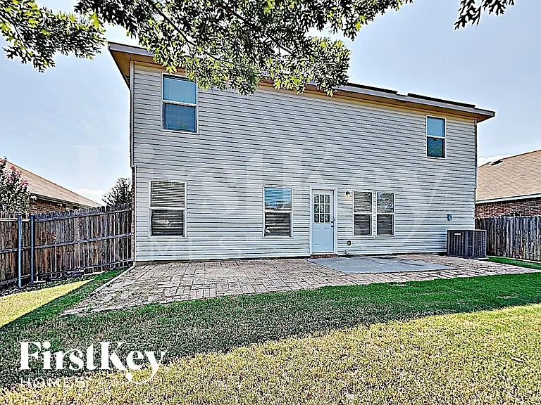 716 Wrigley Dr — Photo 15