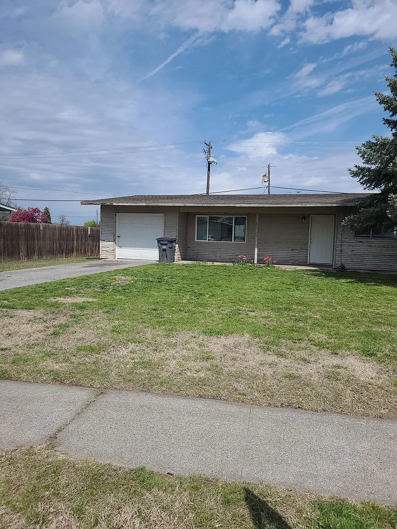 8912 Travis Dr — Photo 1