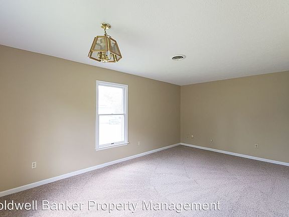 5th image of 907 N Royal Ave #A