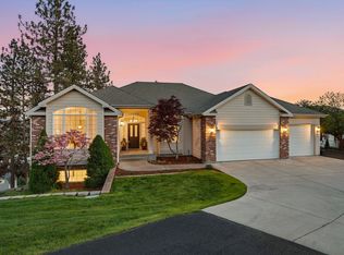 10599 W Lakeside Ln, Nine Mile Falls, WA 99026