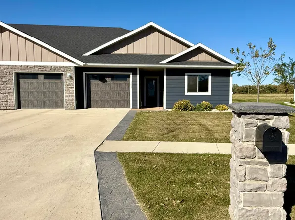 2017 Kemp Pl E, Watertown, SD 57201