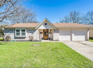 300 N Heights Dr, Crowley, TX 76036