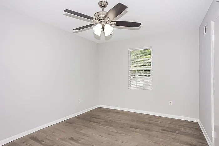 4081 Melrose Dr — Photo 10