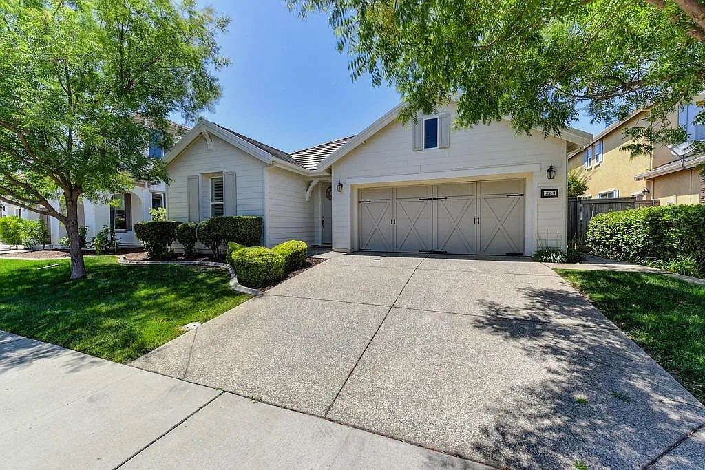 1264 Tiverton Ln photo 1