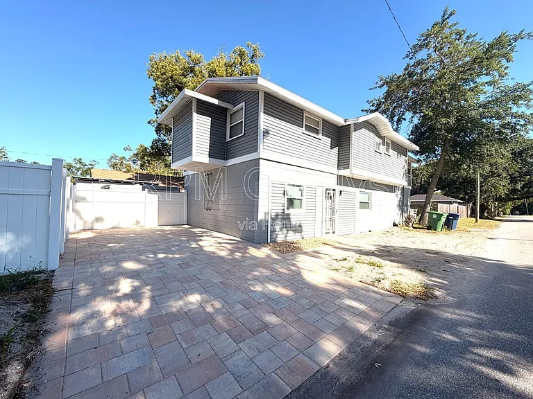 6905 1/2 N Duncan Ave #A — Photo 13