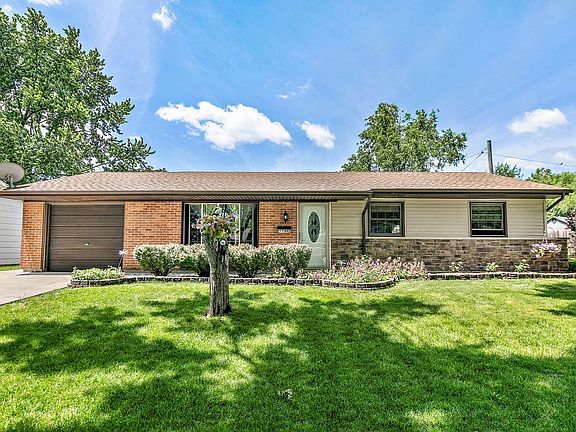 2nd image of 7798 Kingsbury Dr