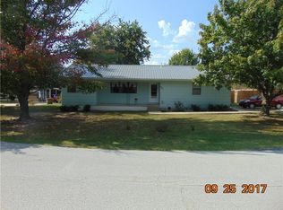206 Gregory Dr, Green Forest, AR 72638