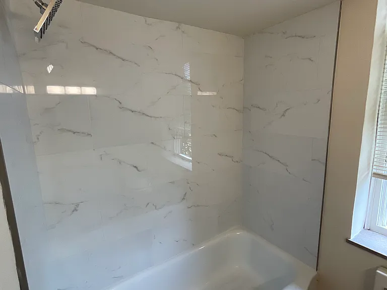Country Club Apartments — Photo 30