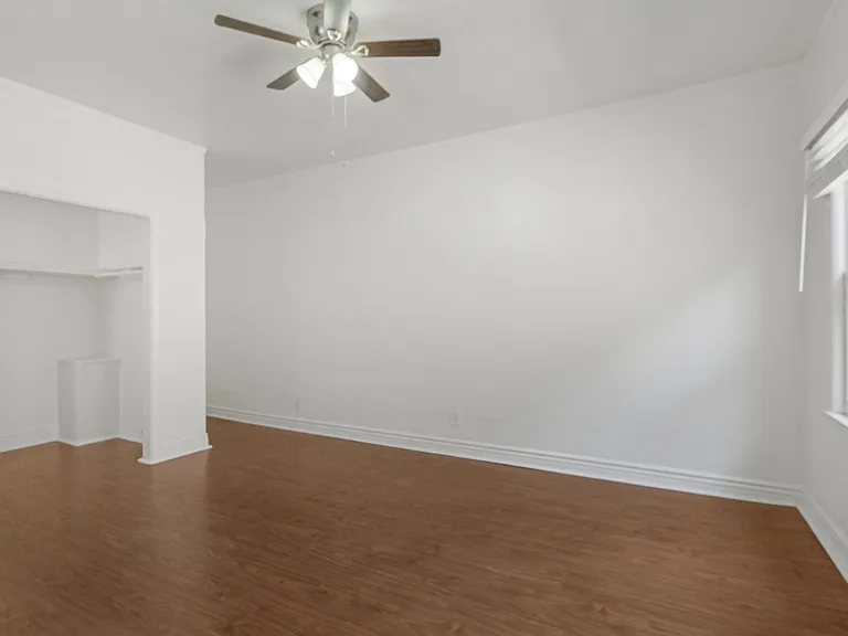 21 Westminster Ave #208 — Photo 3