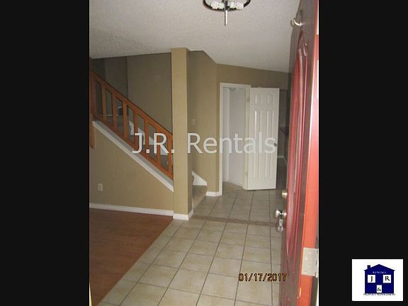 4th image of 409 Windmill Dr