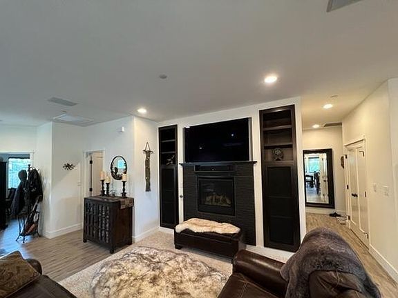 5th image of 370 Los Cabos Ln