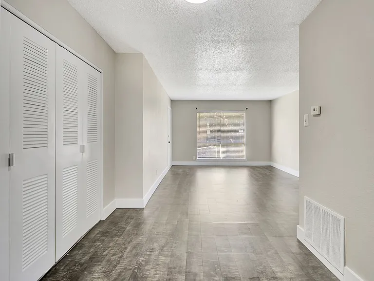 Higdon Ferry Apartments — Photo 53
