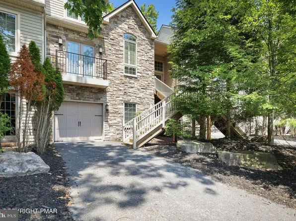 9 Wildbriar Ct, Lake Harmony, PA 18624
